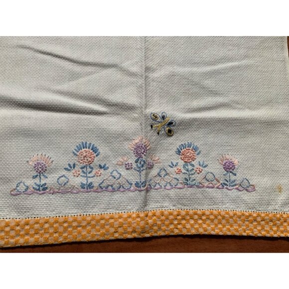 Vintage Blue Pink and Purple Embroidered Flower Hand towel - Picture 8 of 9